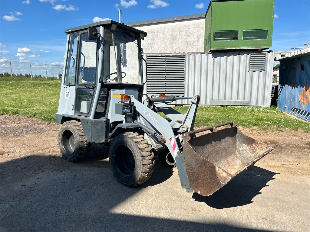 Kubota R310 - Wheel loader: picture 2 Kubota R310 - Wheel loader: picture 2