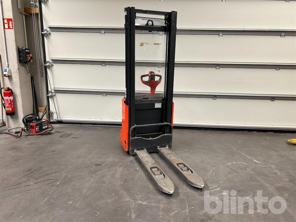 Linde L12 (2019) - Stacker: picture 2 Linde L12 (2019) - Stacker: picture 2