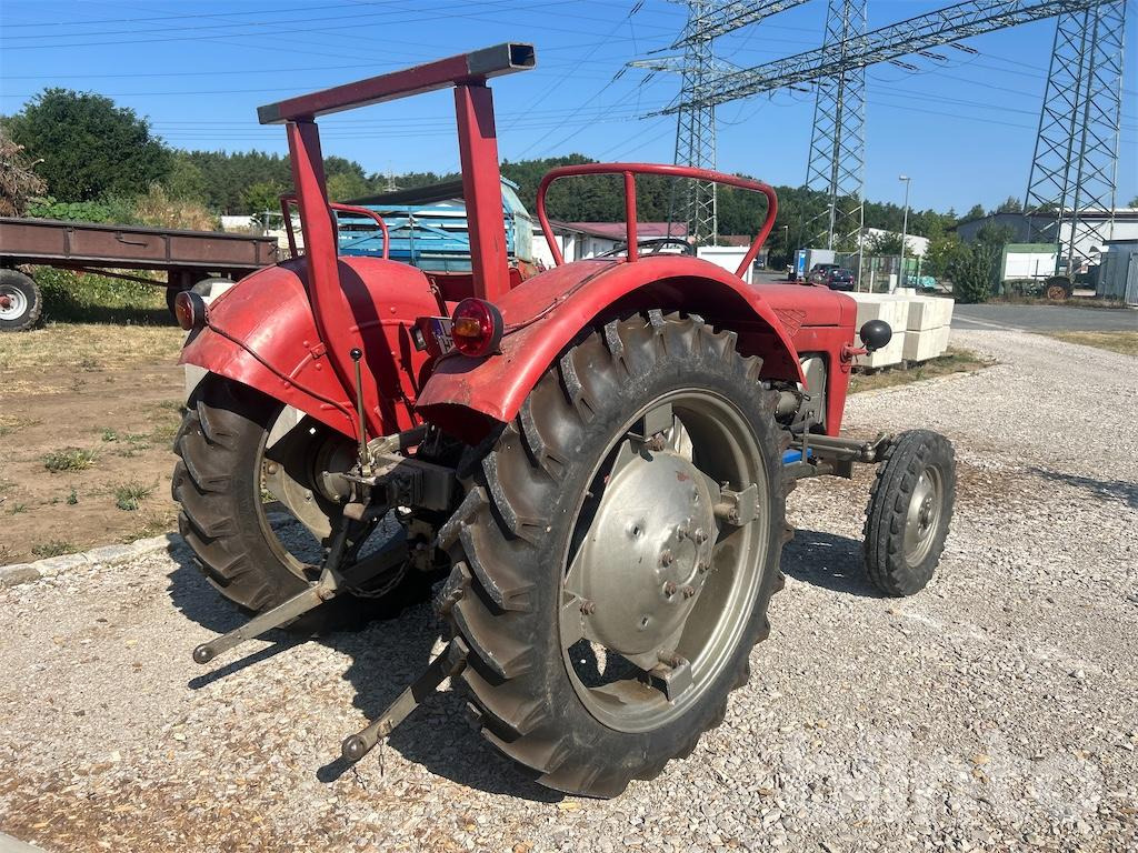 Massey Ferguson MF 30 (Bj. 1964) - Farm tractor: picture 3 Massey Ferguson MF 30 (Bj. 1964) - Farm tractor: picture 3