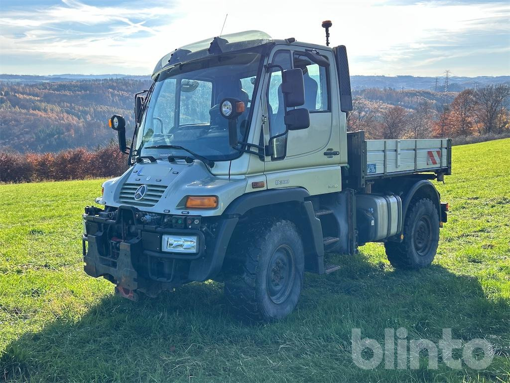 Mercedes-Benz U300 (2010) - Dropside/ Flatbed truck: picture 1 Mercedes-Benz U300 (2010) - Dropside/ Flatbed truck: picture 1