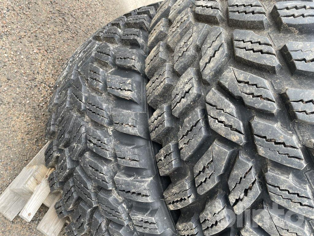 Nokia Hakkapeliitta 440/80 R24 - Wheel and tire package for Construction machinery: picture 2 Nokia Hakkapeliitta 440/80 R24 - Wheel and tire package for Construction machinery: picture 2