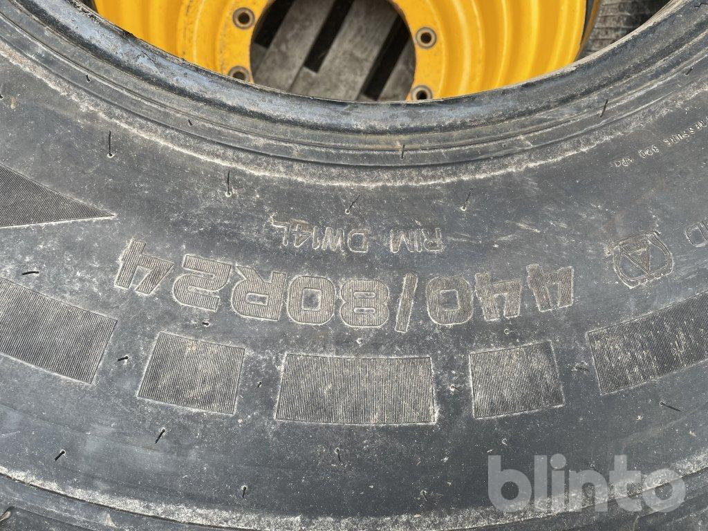 Nokia Hakkapeliitta 440/80 R24 - Wheel and tire package for Construction machinery: picture 5 Nokia Hakkapeliitta 440/80 R24 - Wheel and tire package for Construction machinery: picture 5