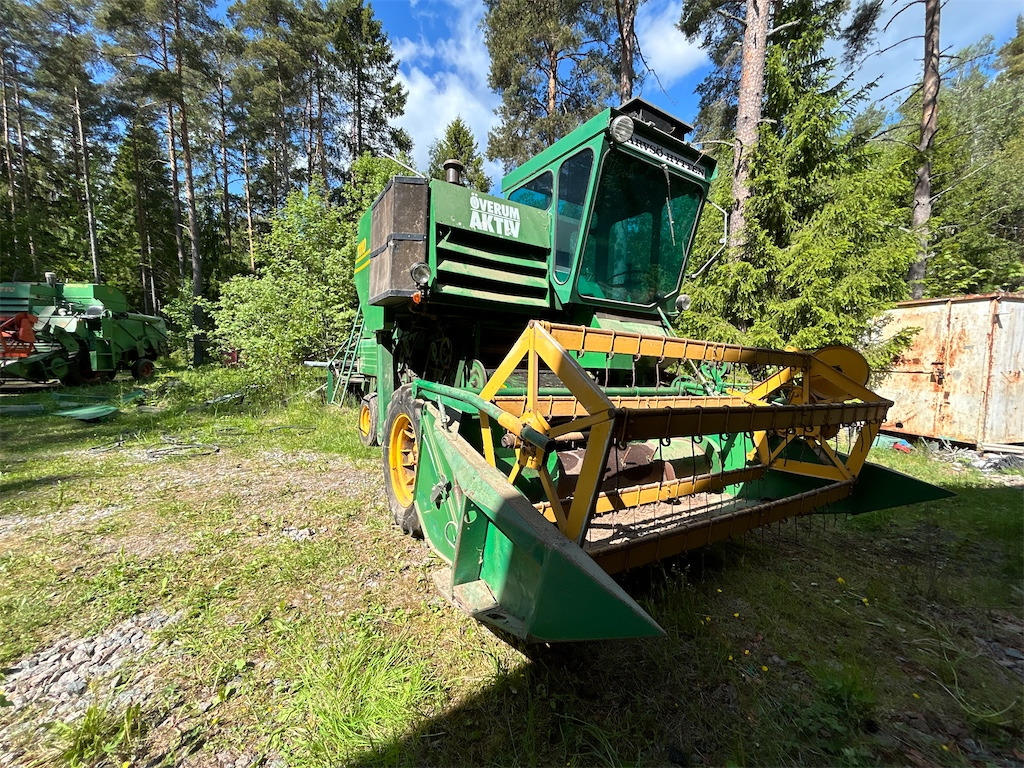 Överum Aktiv 1110 - Combine harvester: picture 1 Överum Aktiv 1110 - Combine harvester: picture 1