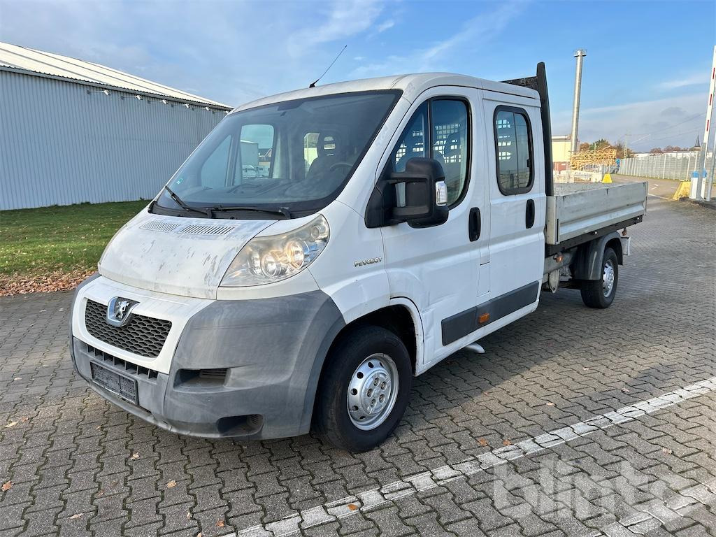 Peugeot Boxer (EZ: 2009) - Flatbed van, Combi van: picture 1 Peugeot Boxer (EZ: 2009) - Flatbed van, Combi van: picture 1