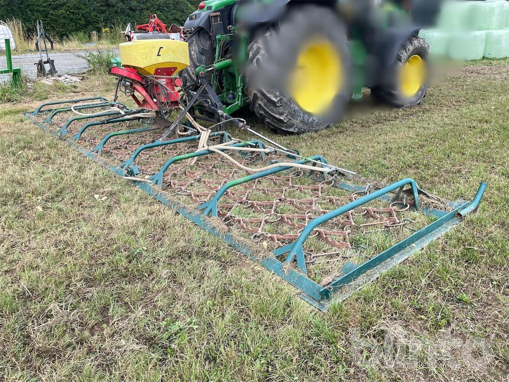 Pneumatische Nachsäeinheit (2018) - Chain harrow: picture 1 Pneumatische Nachsäeinheit (2018) - Chain harrow: picture 1
