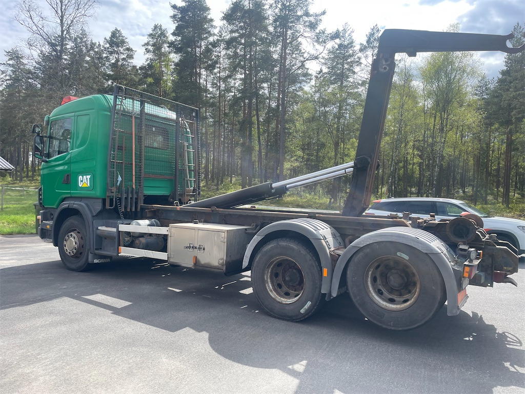 SCANIA R124GB6X2NZ - Hook lift truck: picture 4 SCANIA R124GB6X2NZ - Hook lift truck: picture 4