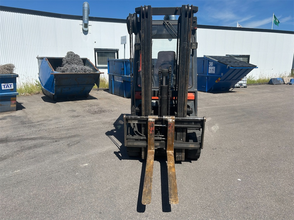 Toyota FBMF 30 - Electric forklift: picture 2 Toyota FBMF 30 - Electric forklift: picture 2