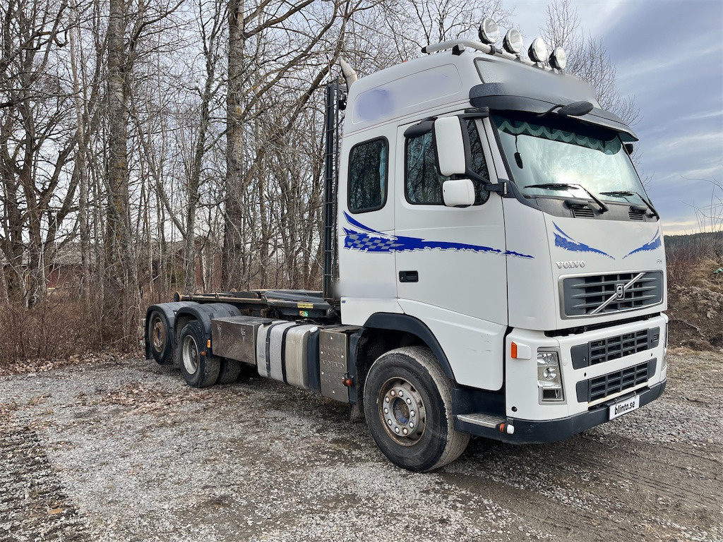 VOLVO FH- 440 6*2 - Hook lift truck: picture 3 VOLVO FH- 440 6*2 - Hook lift truck: picture 3