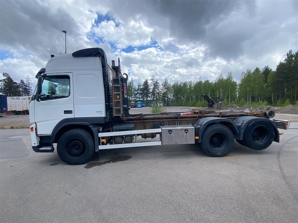 VOLVO FM-440 6*2 - Hook lift truck: picture 2 VOLVO FM-440 6*2 - Hook lift truck: picture 2