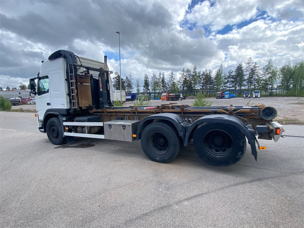 VOLVO FM-440 6*2 - Hook lift truck: picture 3 VOLVO FM-440 6*2 - Hook lift truck: picture 3