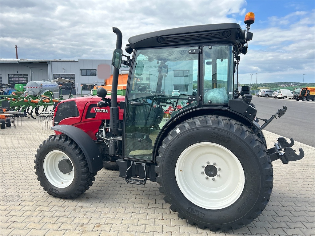 Valtra F105S 2D3 (Tageszulassung) - Farm tractor: picture 3 Valtra F105S 2D3 (Tageszulassung) - Farm tractor: picture 3