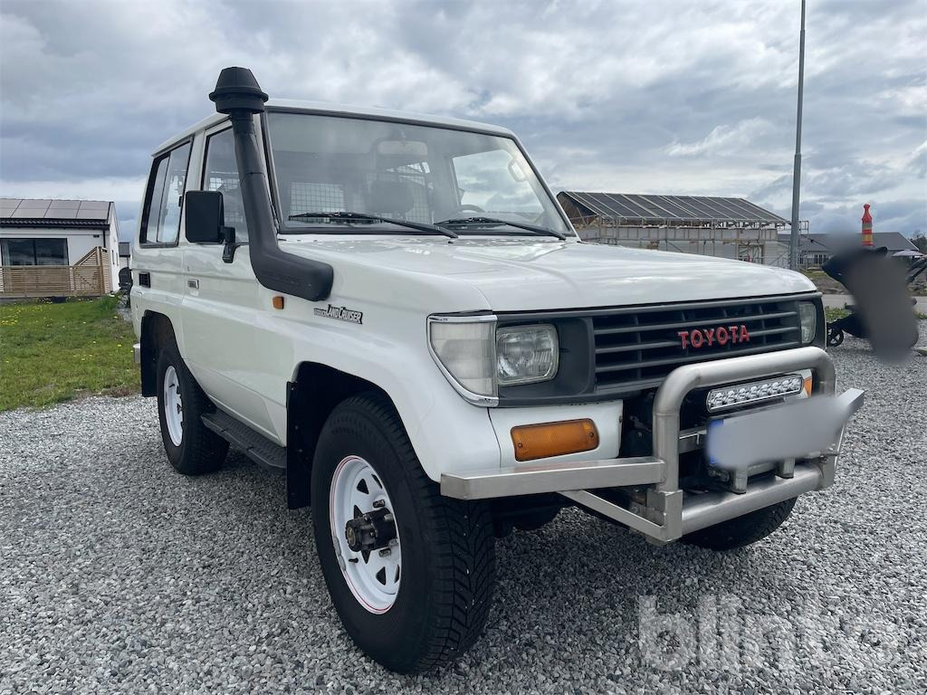 Toyota Land Cruiser J7 3.0D - Van: picture 5 Toyota Land Cruiser J7 3.0D - Van: picture 5