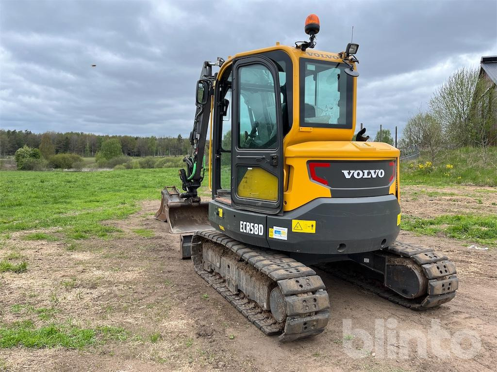 Volvo ECR58D med 5 redskap - Crawler excavator: picture 5 Volvo ECR58D med 5 redskap - Crawler excavator: picture 5