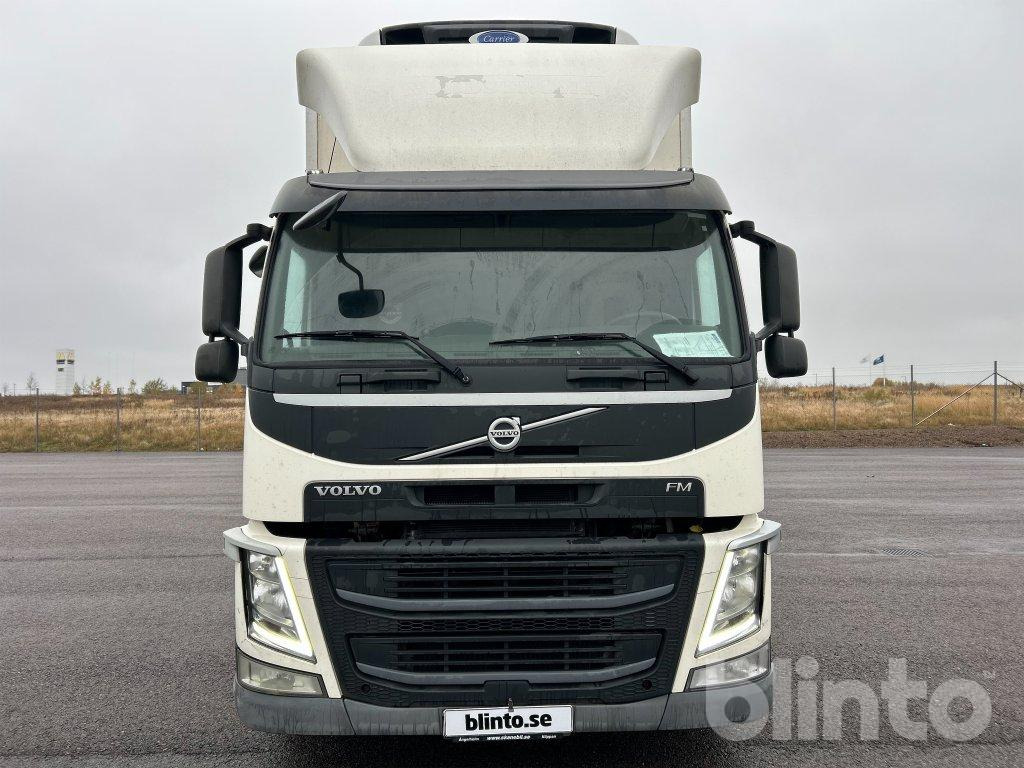 Volvo FM330 6x2 JPGS - Carrier 2-zon - Refrigerator truck: picture 2 Volvo FM330 6x2 JPGS - Carrier 2-zon - Refrigerator truck: picture 2