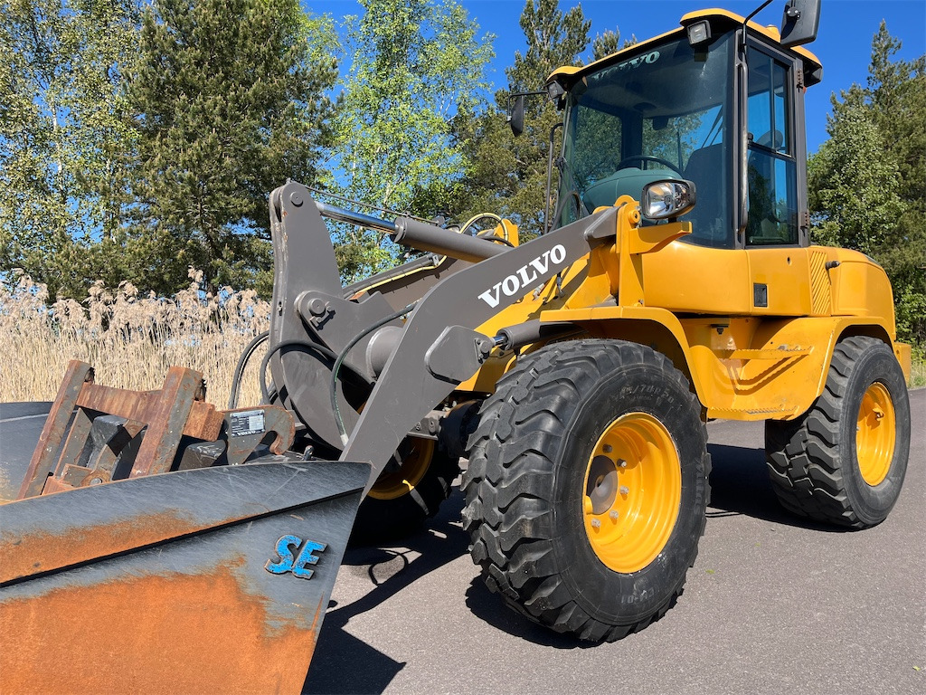 Volvo L30G - Wheel loader: picture 2 Volvo L30G - Wheel loader: picture 2