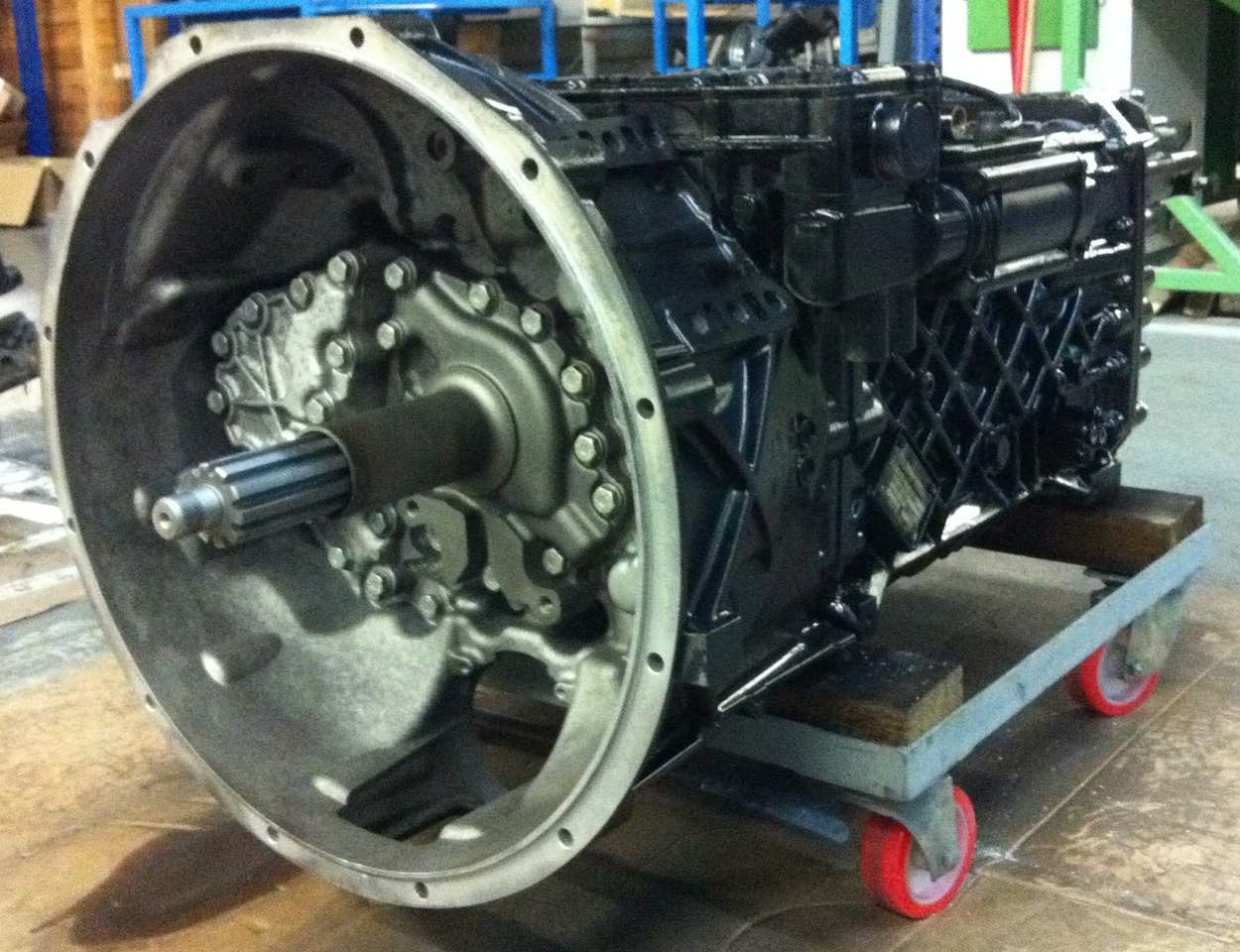 CAMBIO ZF 16S2220TO - Gearbox: picture 1 CAMBIO ZF 16S2220TO - Gearbox: picture 1
