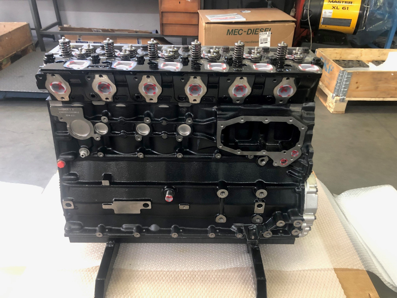 LONGBLOCK MERCEDES OM926LA-HLA / MERCEDES-OM926LA HLA - Cylinder block: picture 2 LONGBLOCK MERCEDES OM926LA-HLA / MERCEDES-OM926LA HLA - Cylinder block: picture 2