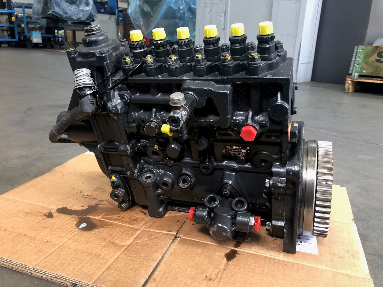 POMPA INIEZIONE RIF. BOSCH 0402796210 / RIF. MAN 51111037618 - Fuel pump: picture 2 POMPA INIEZIONE RIF. BOSCH 0402796210 / RIF. MAN 51111037618 - Fuel pump: picture 2