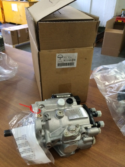 POMPA INIEZIONE VP44 - MOTORE MAN D0836 - RIF. MAN 51111037786 - Fuel pump: picture 1 POMPA INIEZIONE VP44 - MOTORE MAN D0836 - RIF. MAN 51111037786 - Fuel pump: picture 1