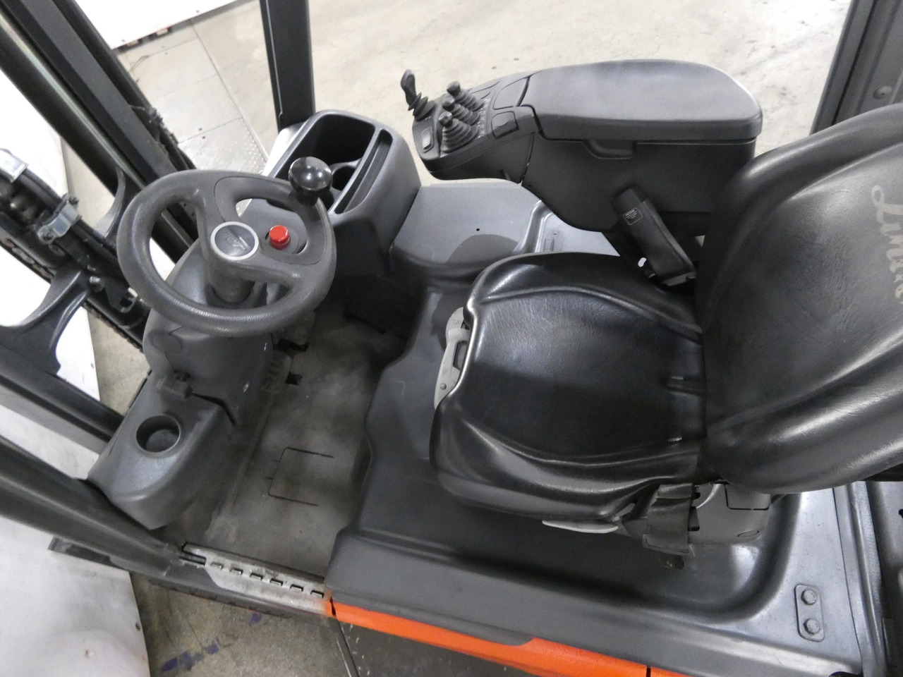 Linde E16C - Electric forklift: picture 3 Linde E16C - Electric forklift: picture 3