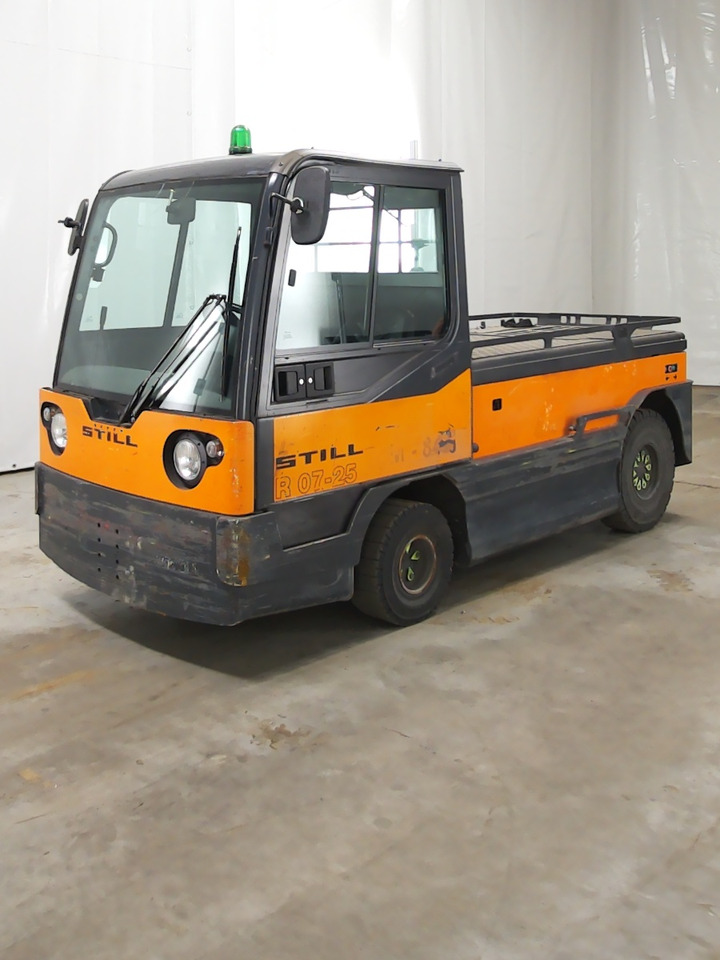 Linde P250 - Tow tractor: picture 1 Linde P250 - Tow tractor: picture 1