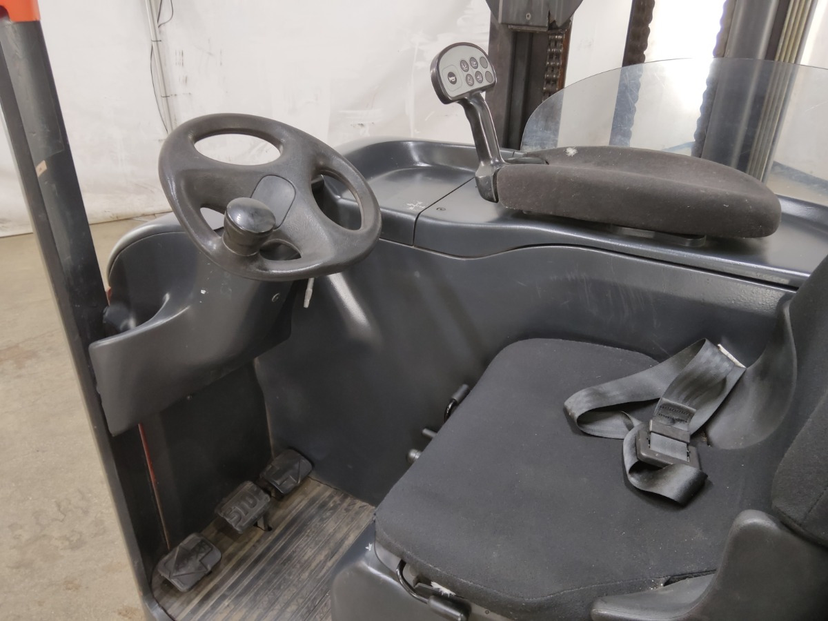 Linde R14 - Reach truck: picture 3 Linde R14 - Reach truck: picture 3