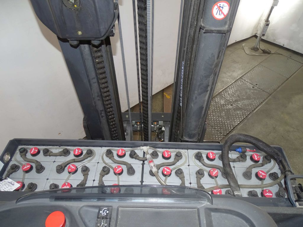 Linde R14HD-01 - Reach truck: picture 4 Linde R14HD-01 - Reach truck: picture 4