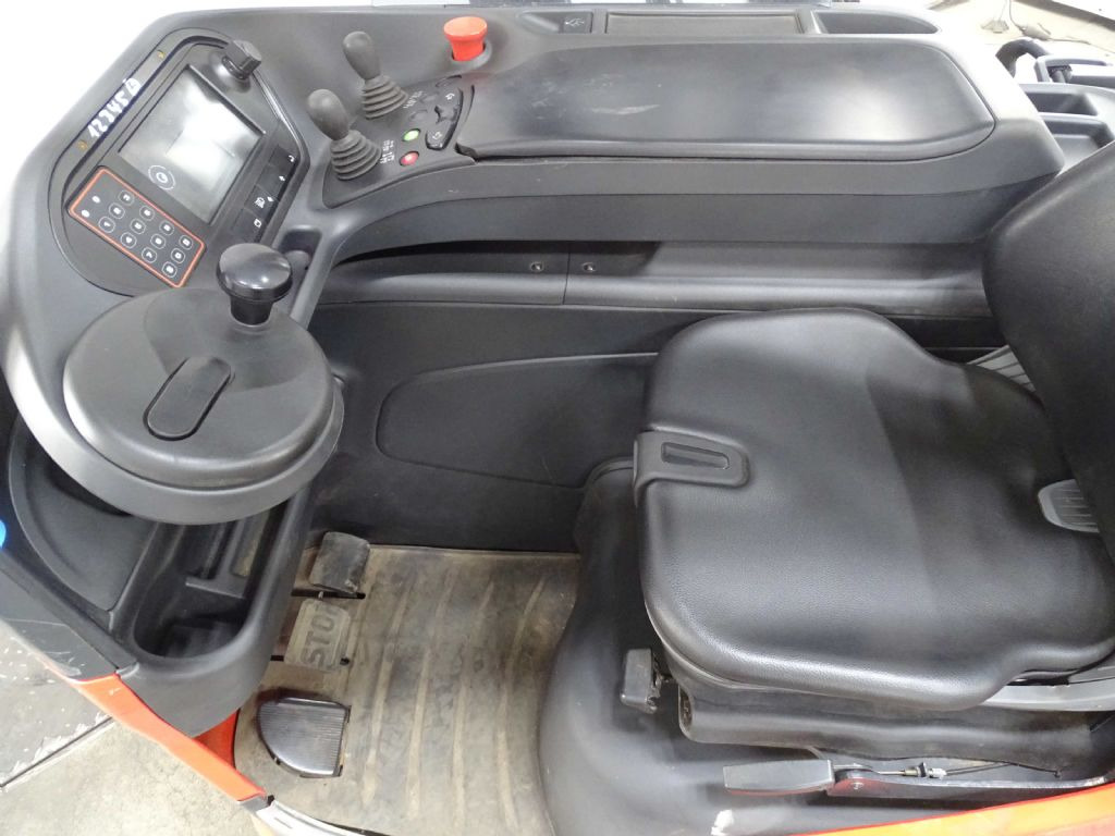 Linde R14HD - Reach truck: picture 3 Linde R14HD - Reach truck: picture 3
