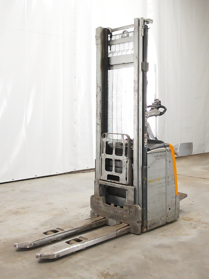 Still EXV-SF16 - Stacker: picture 1 Still EXV-SF16 - Stacker: picture 1