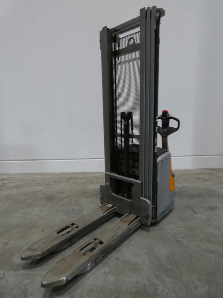 Still EXV14C - Stacker: picture 1 Still EXV14C - Stacker: picture 1