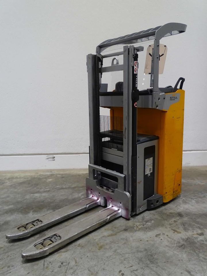 Still FXD20 - Stacker: picture 1 Still FXD20 - Stacker: picture 1