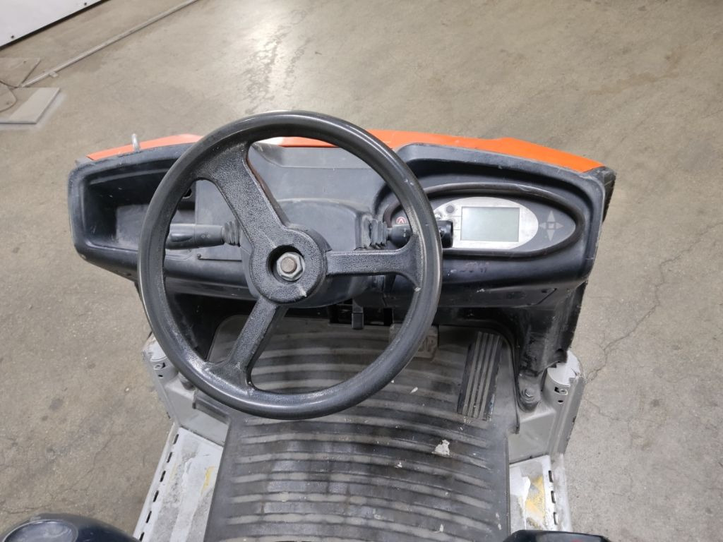 Still LTX70 - Tow tractor: picture 3 Still LTX70 - Tow tractor: picture 3