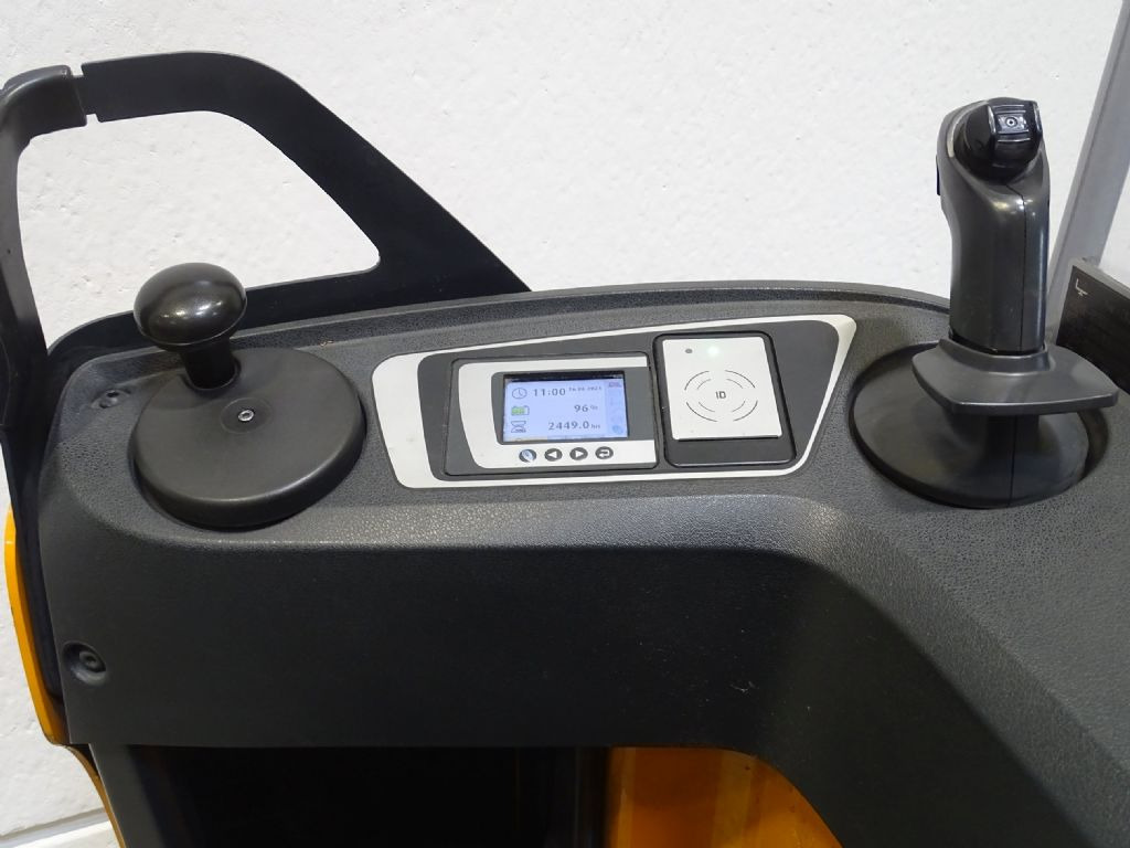 Still SXD20 - Stacker: picture 3 Still SXD20 - Stacker: picture 3