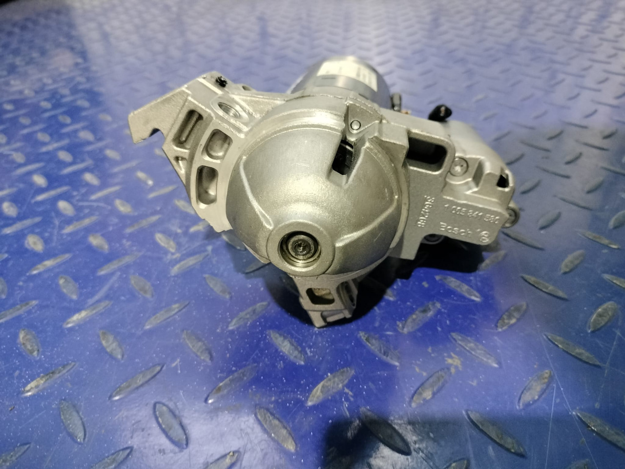 BOSCH Starter BMW 12418589891 - Starter for Truck: picture 2 BOSCH Starter BMW 12418589891 - Starter for Truck: picture 2