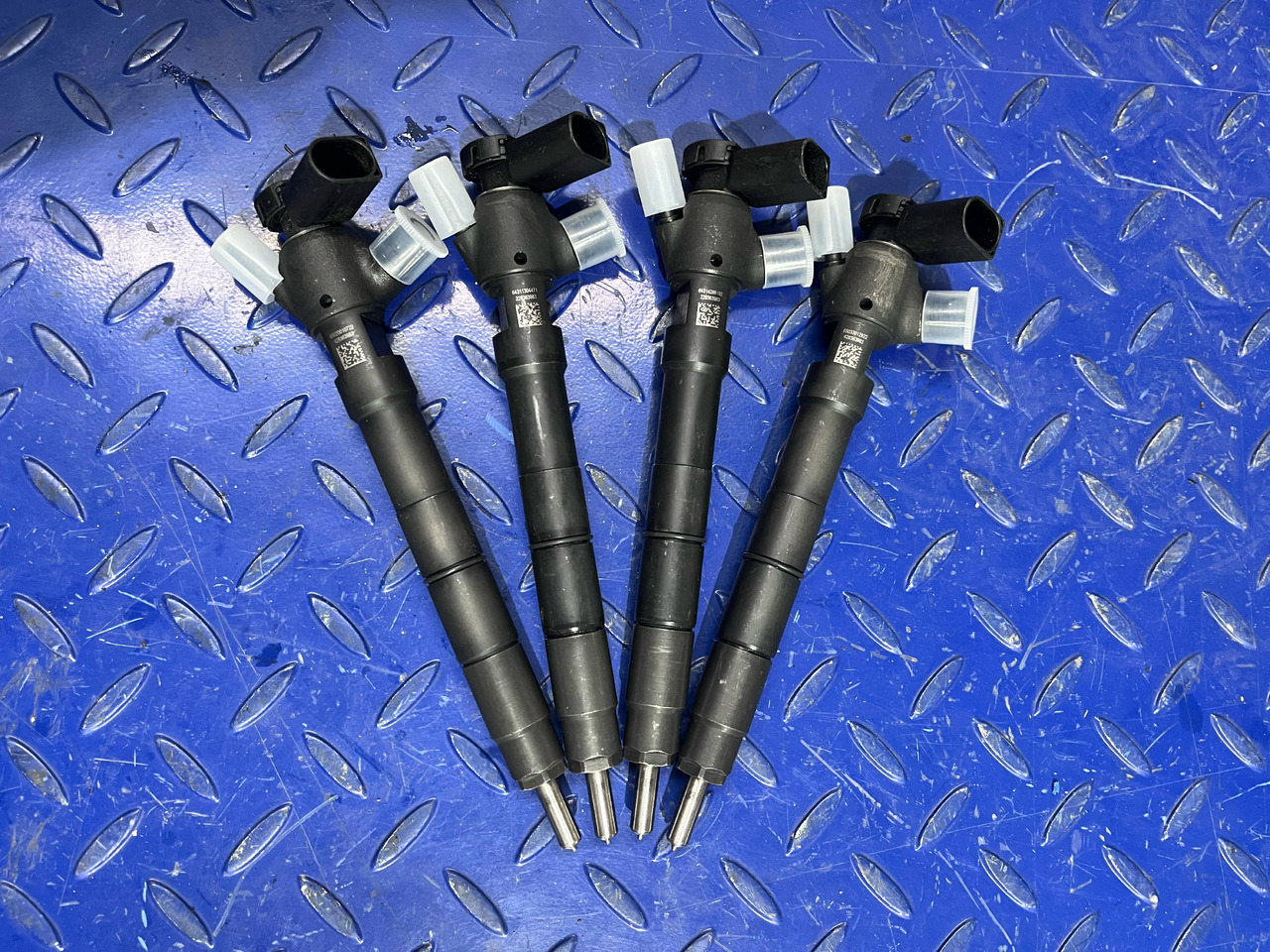 DELPHI 28475604 VW MAN 2.0L - Injector: picture 1 DELPHI 28475604 VW MAN 2.0L - Injector: picture 1