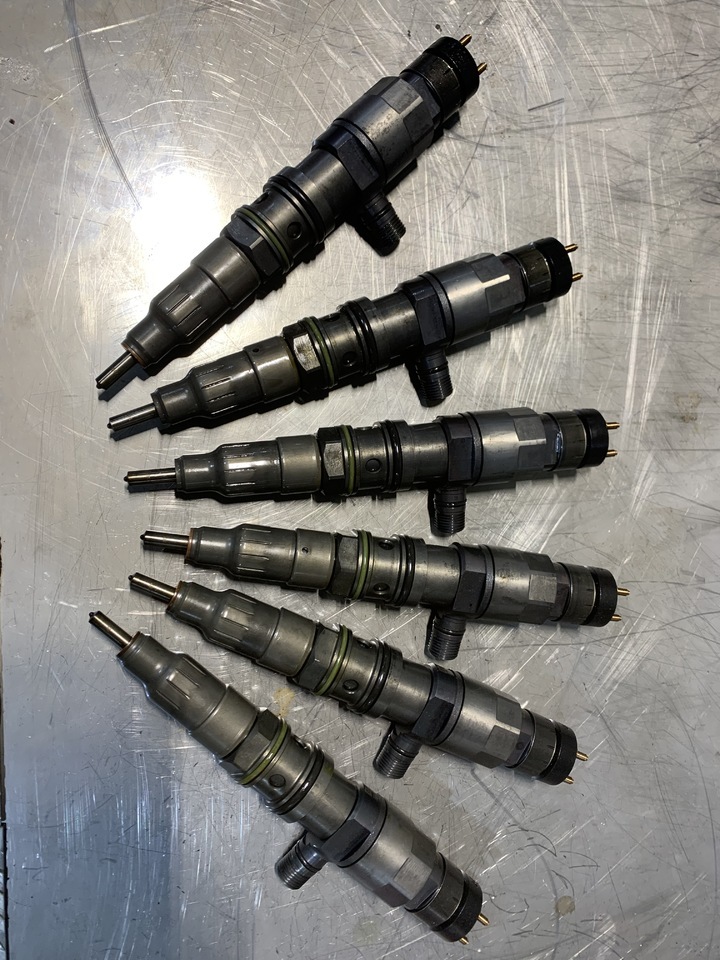 MERCEDES ACTROS MP4 OM470 A4700700087 0445120299 - Injector for Truck: picture 3 MERCEDES ACTROS MP4 OM470 A4700700087 0445120299 - Injector for Truck: picture 3