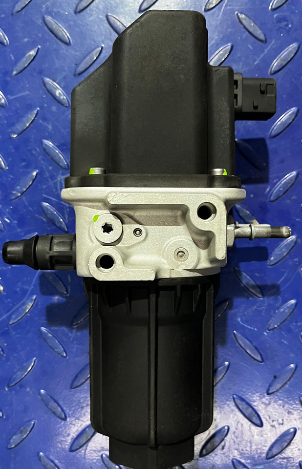 MERCEDES-BENZ AdBlue Pump Reconditioned Mercedes Actros MP5 - AdBlue tank: picture 3 MERCEDES-BENZ AdBlue Pump Reconditioned Mercedes Actros MP5 - AdBlue tank: picture 3