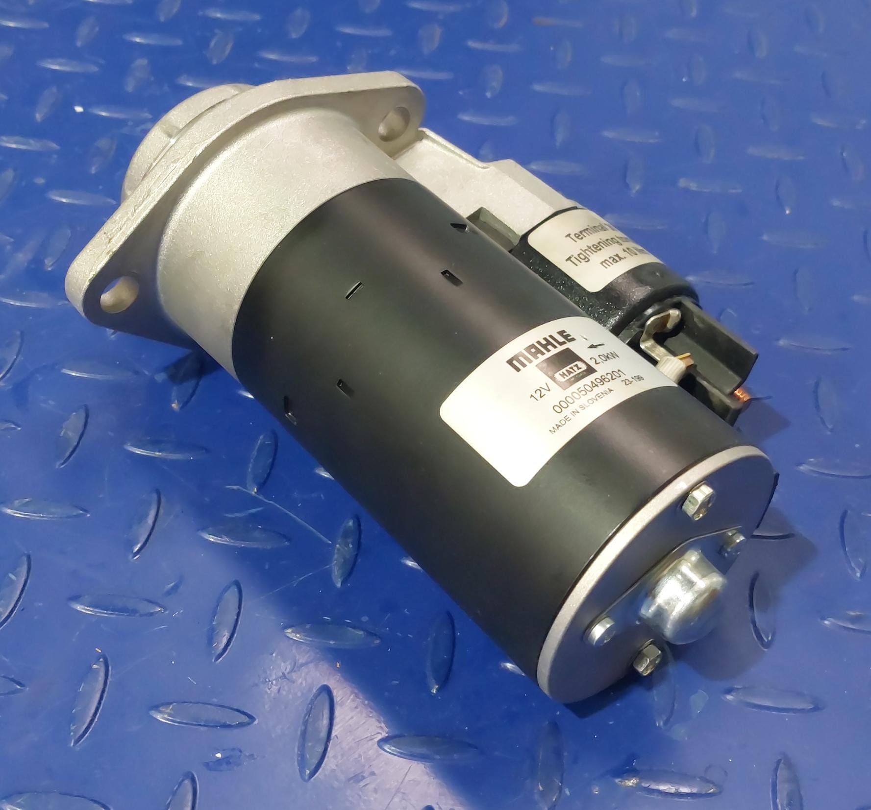 BOMAG Electromotor pentru Hatz 1D41, 1D41S, 1D42 - 50496201 - Spare parts for Compact track loader: picture 1 BOMAG Electromotor pentru Hatz 1D41, 1D41S, 1D42 - 50496201 - Spare parts for Compact track loader: picture 1