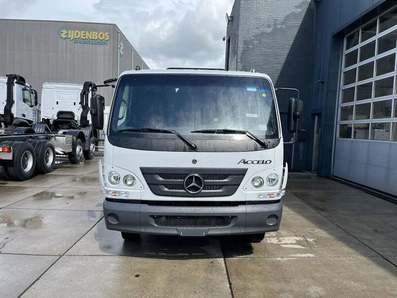 Leasing of Mercedes-Benz Accelo 815 4x2 Garbage Compactor (2 units) Accelo 815 4x2 Garbage Compactor (2 units) Mercedes-Benz Accelo 815 4x2 Garbage Compactor (2 units) Accelo 815 4x2 Garbage Compactor (2 units): picture 9