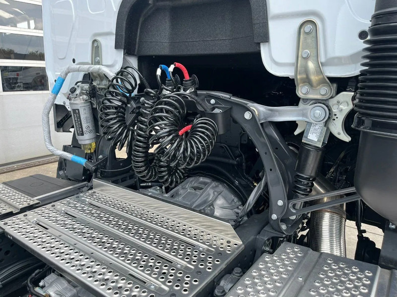 New Tractor unit Mercedes-Benz Actros 3348 S 6x4 Tractor Head: picture 16