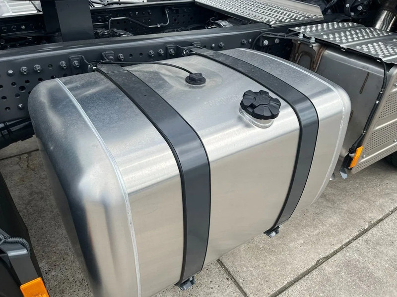 New Tractor unit Mercedes-Benz Actros 3348 S 6x4 Tractor Head: picture 13