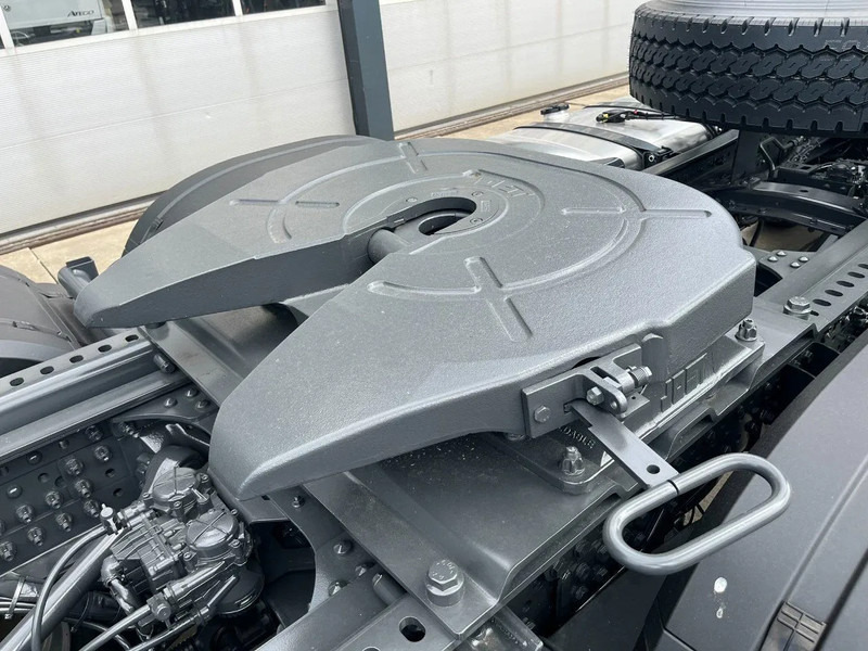 New Tractor unit Mercedes-Benz Actros 3348 S 6x4 Tractor Head: picture 15