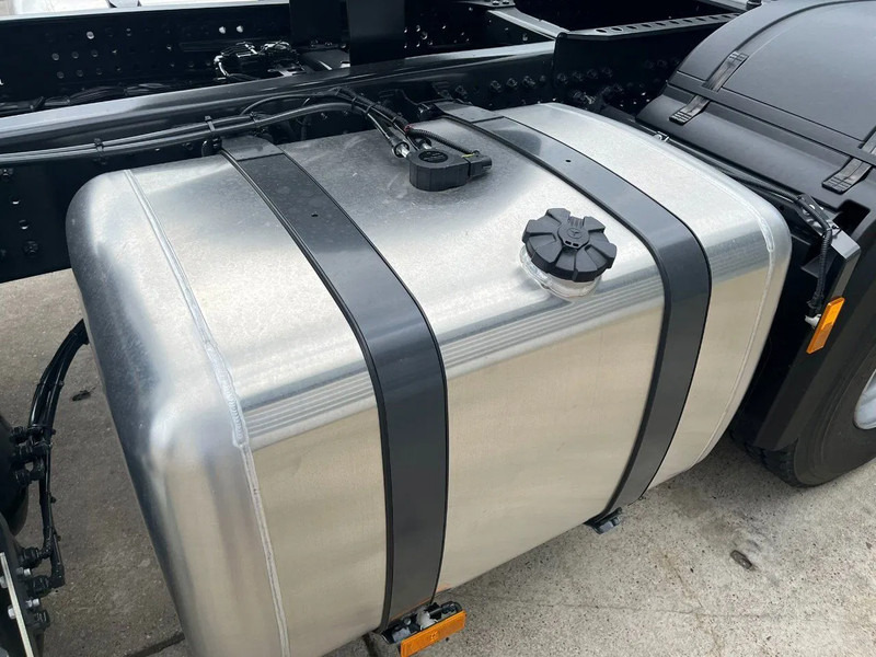 New Tractor unit Mercedes-Benz Actros 3348 S 6x4 Tractor Head: picture 12