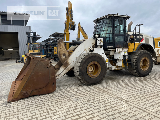 Cat 962M - Wheel loader: picture 1 Cat 962M - Wheel loader: picture 1