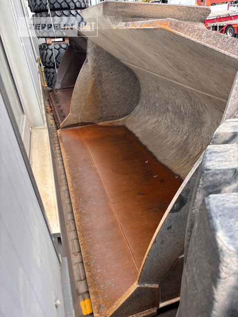 Wheel loader Cat 980M: picture 9