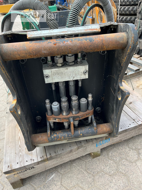 Cat MP318 - Demolition shears: picture 4 Cat MP318 - Demolition shears: picture 4