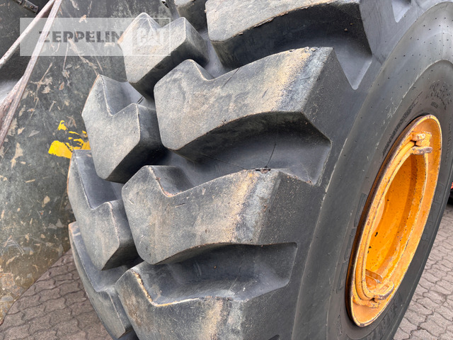 Volvo L220H - Wheel loader: picture 5 Volvo L220H - Wheel loader: picture 5