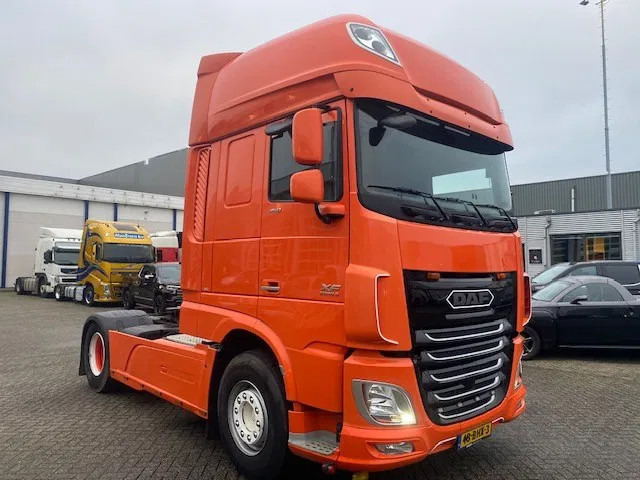 DAF XF 460 super space cab , euro 6, showtruck - Tractor unit: picture 2 DAF XF 460 super space cab , euro 6, showtruck - Tractor unit: picture 2