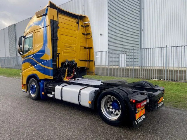 Volvo FH 13.460 "low deck" trekker, met XL cabine, special paint en incl parc cool, fridge, - Tractor unit: picture 3 Volvo FH 13.460 "low deck" trekker, met XL cabine, special paint en incl parc cool, fridge, - Tractor unit: picture 3
