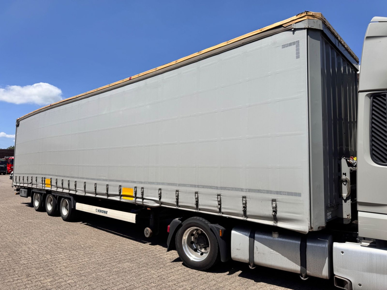 Krone SD Curtainsider MEGA Jumbo XL Zert Getränke etc - Curtainsider semi-trailer: picture 1 Krone SD Curtainsider MEGA Jumbo XL Zert Getränke etc - Curtainsider semi-trailer: picture 1